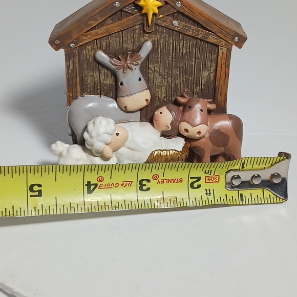 Dicksons Christmas Collection Nativity Resin Figurine 4" Christmas Figurines - Picture 3 of 6